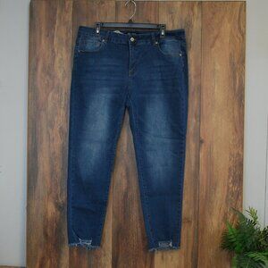 Sweet Look Plus Size Skinny Medium Wash Women's Cropped Jeans 18     120-M